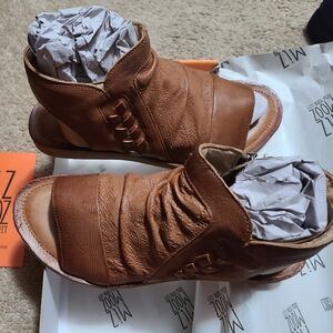 NEW in Box - Miz Mooz "Flaire" European Leather Ruched Sandles